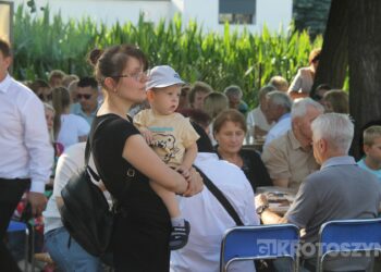 Smakowali, bawili się i pomagali. Parafialny festyn w Krotoszynie przyciągnął mieszkańców
