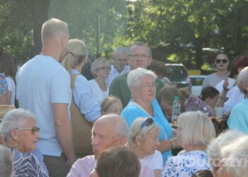 Smakowali, bawili się i pomagali. Parafialny festyn w Krotoszynie przyciągnął mieszkańców
