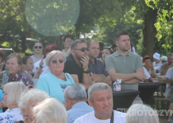 Smakowali, bawili się i pomagali. Parafialny festyn w Krotoszynie przyciągnął mieszkańców