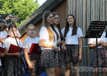 Smakowali, bawili się i pomagali. Parafialny festyn w Krotoszynie przyciągnął mieszkańców