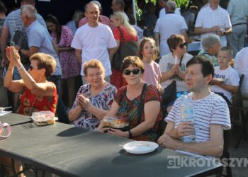 Smakowali, bawili się i pomagali. Parafialny festyn w Krotoszynie przyciągnął mieszkańców