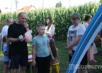 Smakowali, bawili się i pomagali. Parafialny festyn w Krotoszynie przyciągnął mieszkańców