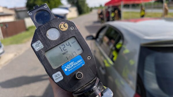 Pędził 124 km/h przez Sulmierzyce. Stracił prawo jazdy
