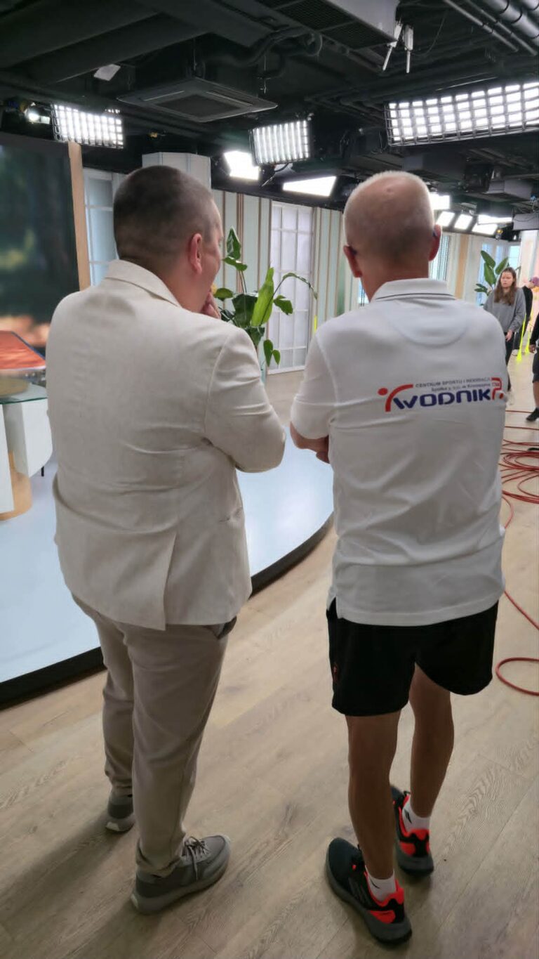 Miliony widzów usłyszały o Krotoszynie. Wszystko za sprawą… rzutu beretem