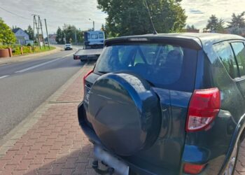 Ponad dwa promile za kierownicą. Policjanci zabezpieczyli samochód