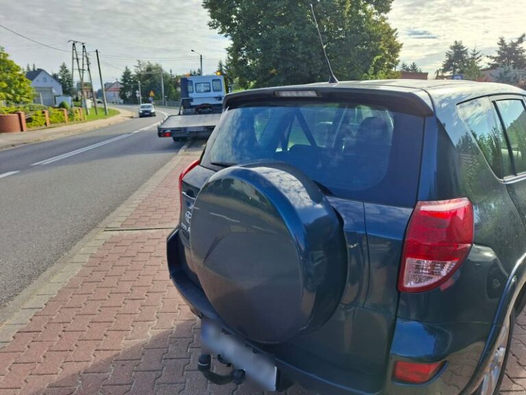 Ponad dwa promile za kierownicą. Policjanci zabezpieczyli samochód