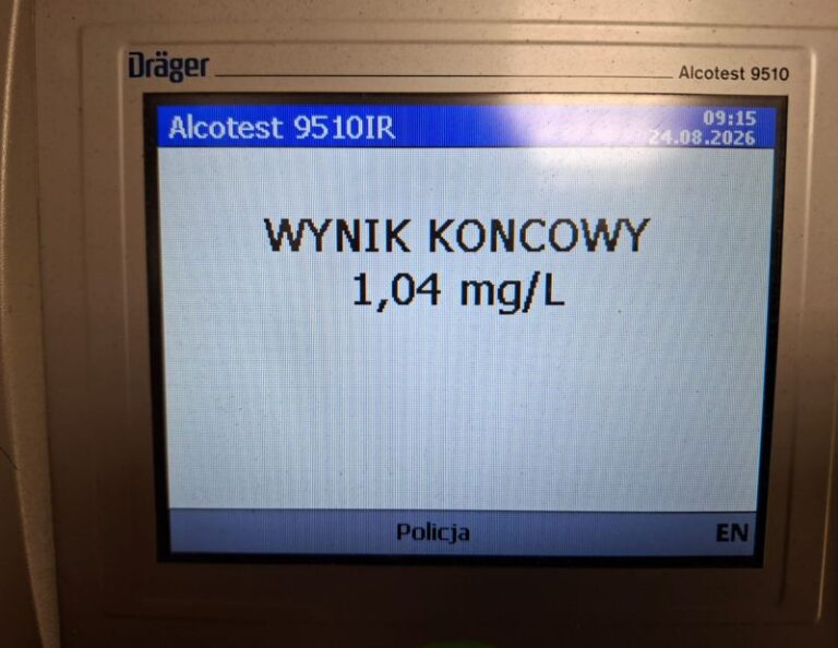 Ponad dwa promile za kierownicą. Policjanci zabezpieczyli samochód