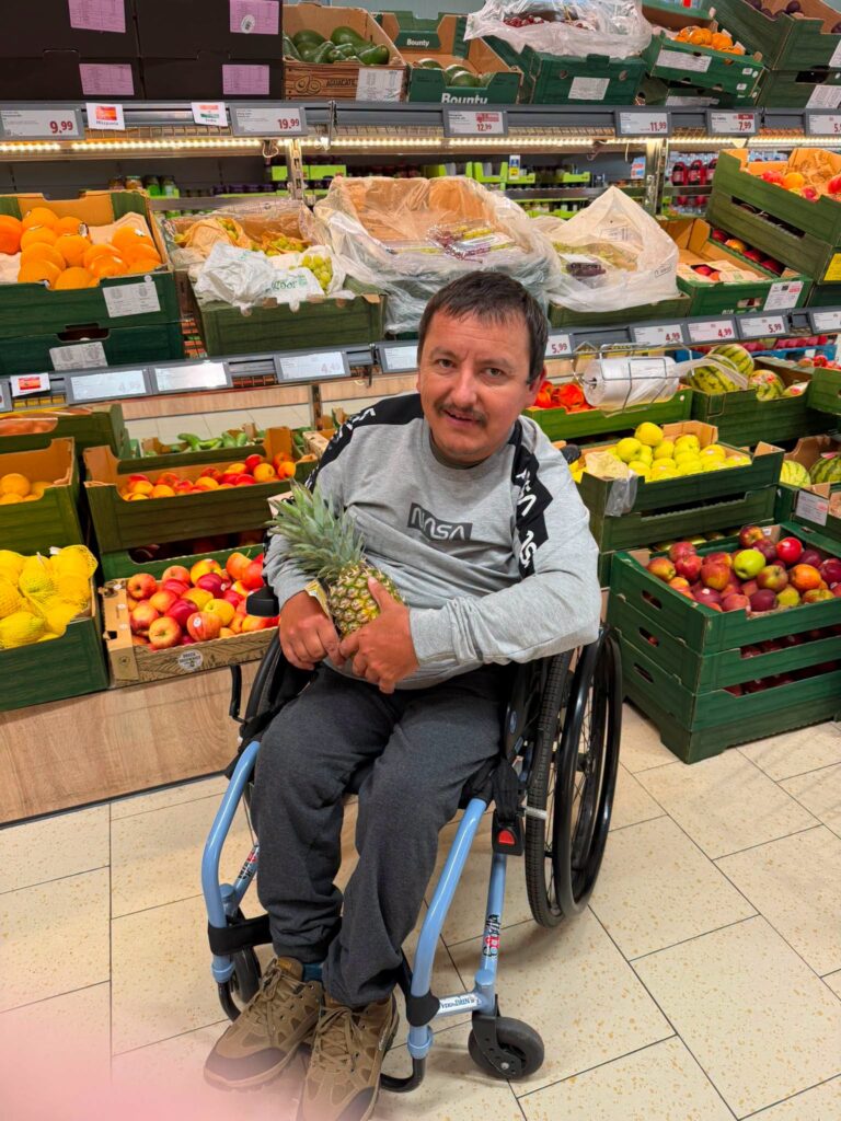 Coraz więcej samodzielności. Irek uczy się wybierać i działać po swojemu