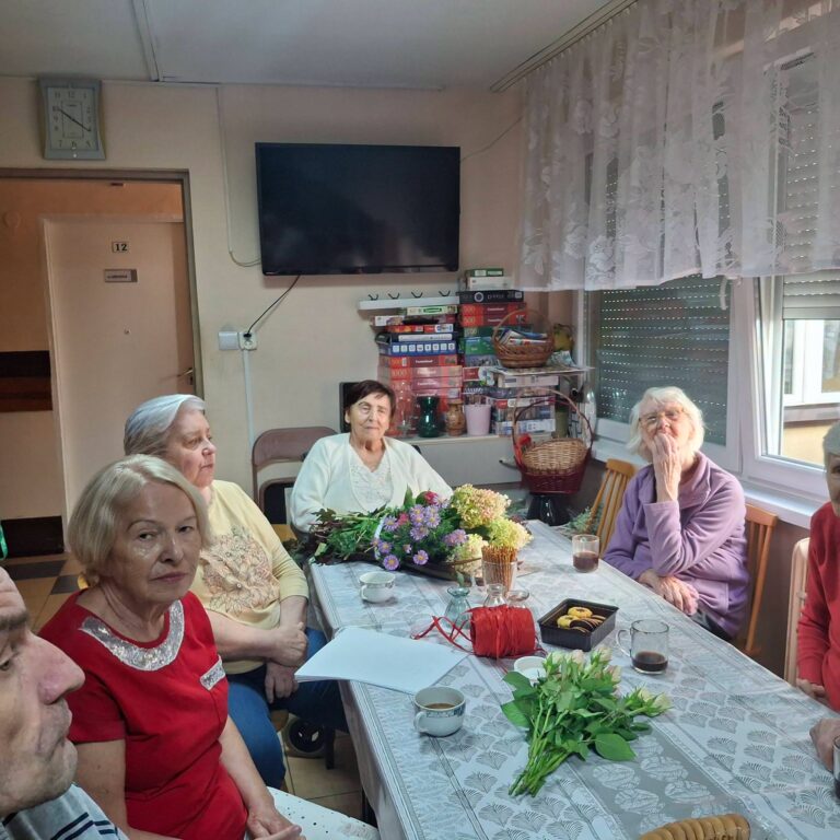 Ostatni bukiet lata w Czytelniczym Klubie Seniora