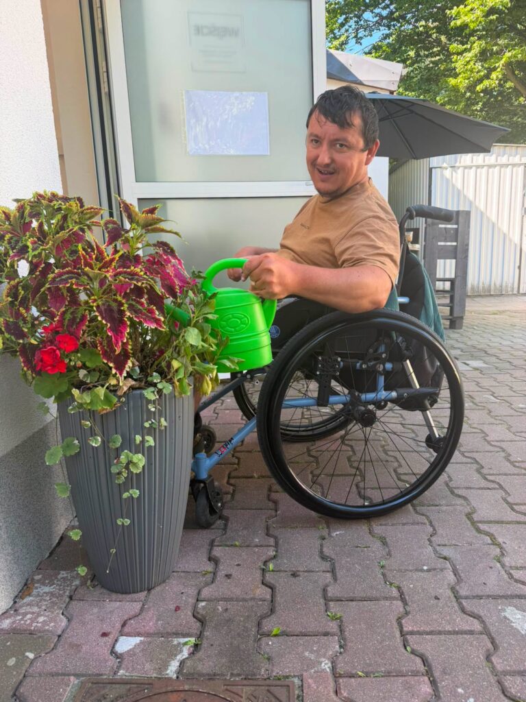 Coraz więcej samodzielności. Irek uczy się wybierać i działać po swojemu
