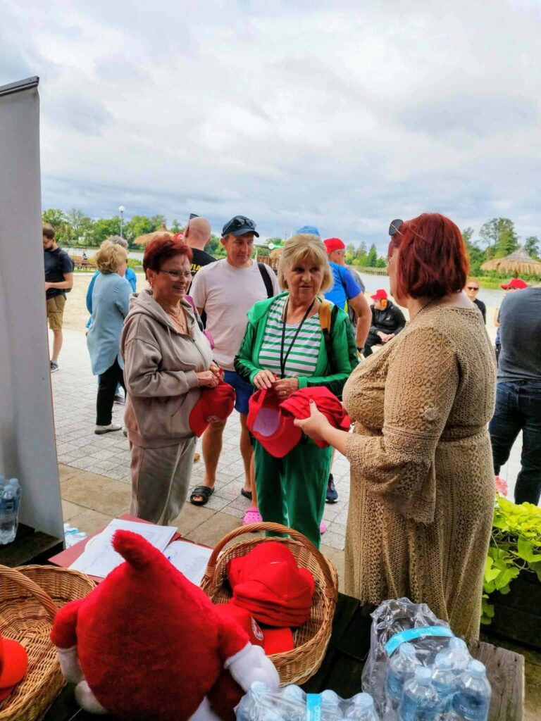 Kajakami przez Dolinę Baryczy. PCK i krwiodawcy na wspólnym spływie