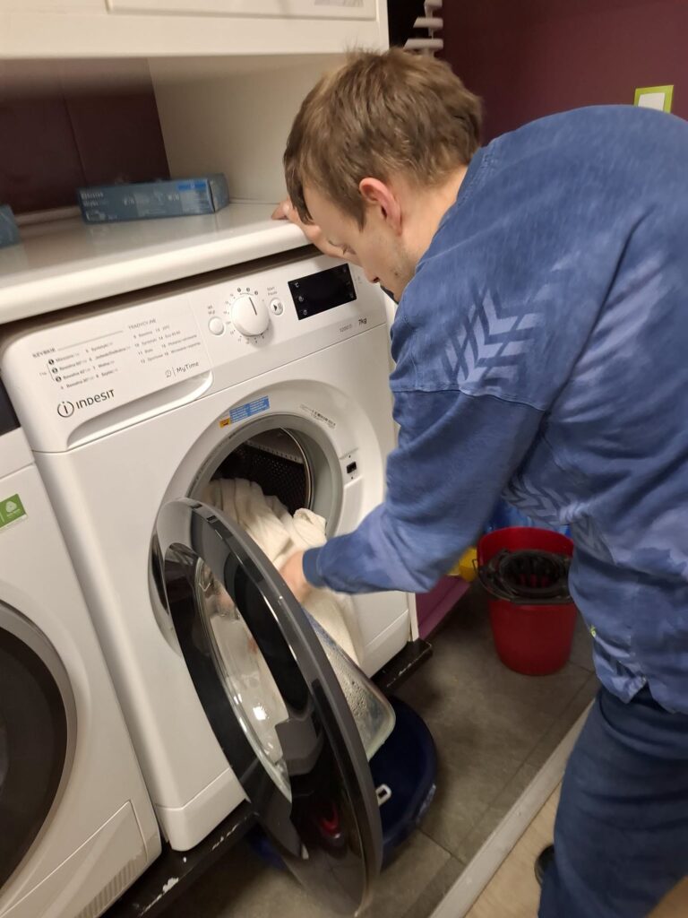Nowe miejsca i doświadczenia pomagają Tomkowi w samodzielności