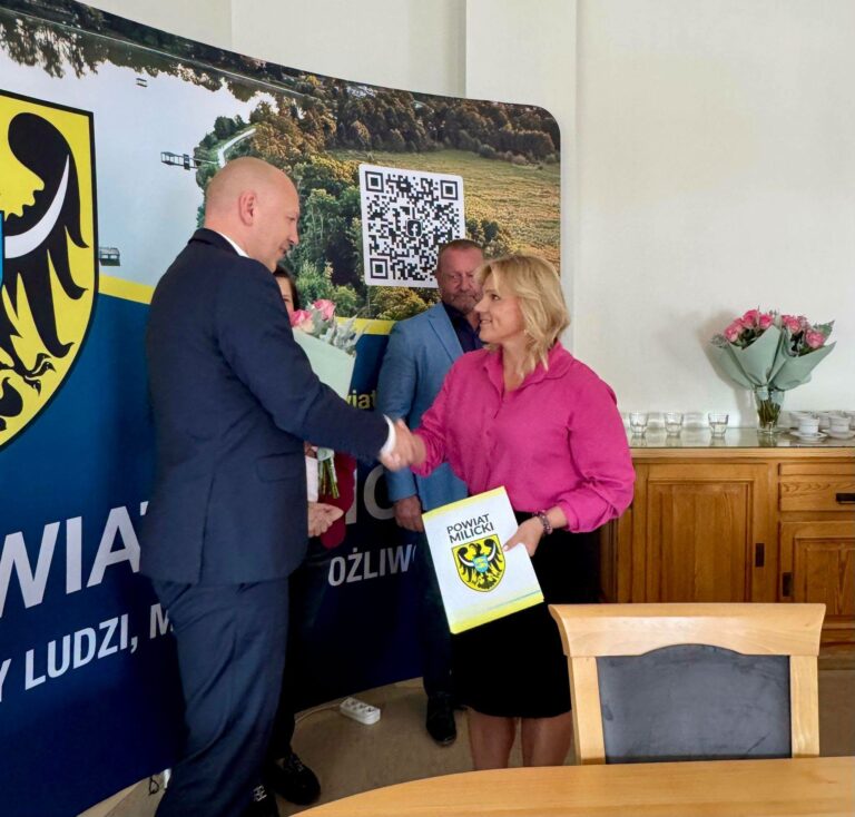Ośmioro nauczycieli otrzymało akty mianowania