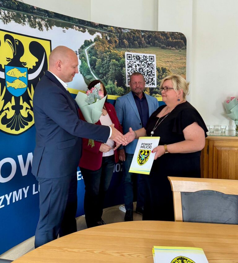 Ośmioro nauczycieli otrzymało akty mianowania