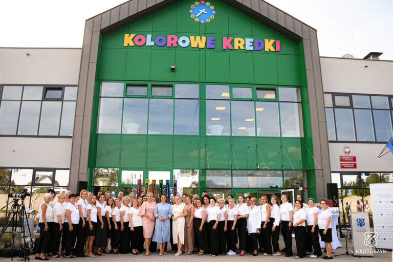 „Kolorowe Kredki” oficjalnie otwarte. Nowe przedszkole i żłobek w Krotoszynie gotowe