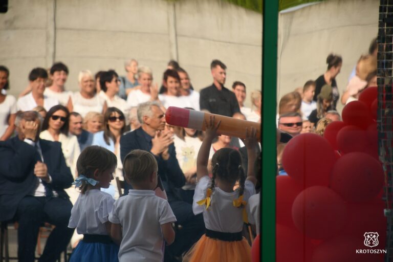 „Kolorowe Kredki” oficjalnie otwarte. Nowe przedszkole i żłobek w Krotoszynie gotowe