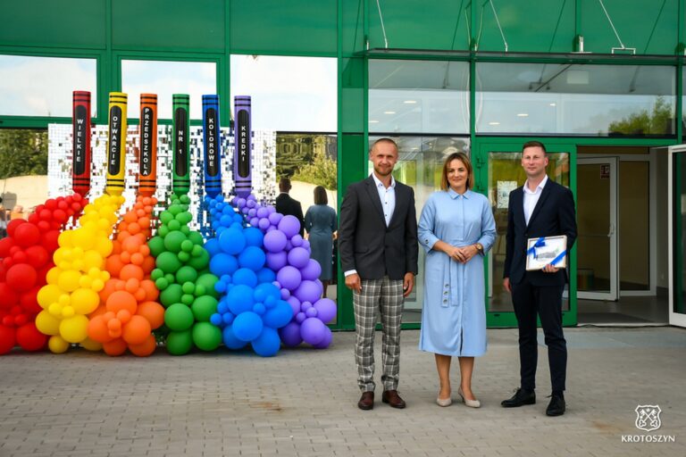 „Kolorowe Kredki” oficjalnie otwarte. Nowe przedszkole i żłobek w Krotoszynie gotowe