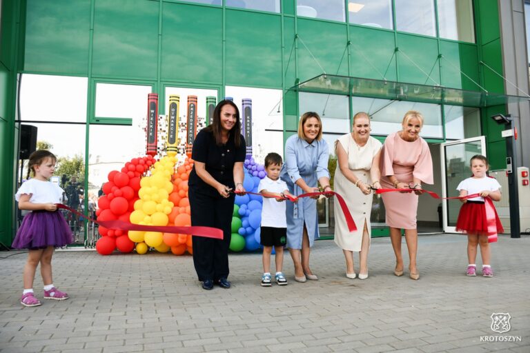 „Kolorowe Kredki” oficjalnie otwarte. Nowe przedszkole i żłobek w Krotoszynie gotowe