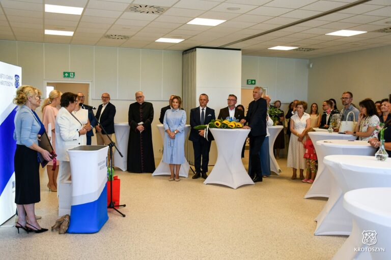 „Kolorowe Kredki” oficjalnie otwarte. Nowe przedszkole i żłobek w Krotoszynie gotowe