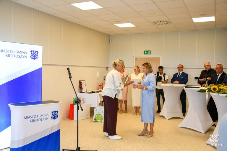 „Kolorowe Kredki” oficjalnie otwarte. Nowe przedszkole i żłobek w Krotoszynie gotowe
