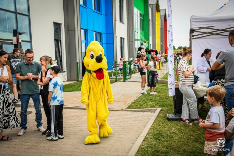 „Kolorowe Kredki” oficjalnie otwarte. Nowe przedszkole i żłobek w Krotoszynie gotowe