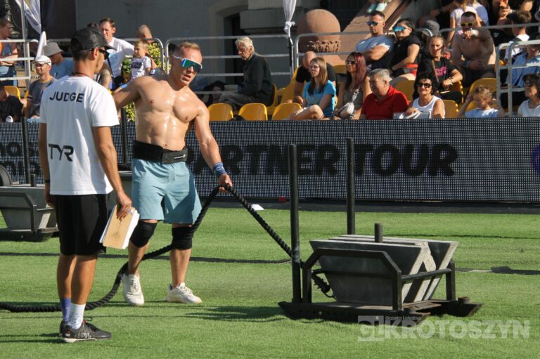 Krotoszyński Rynek opanowali najlepsi crossfiterzy. Wielki finał LOGinLAB!