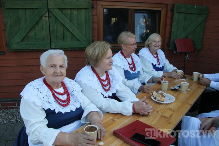 Tomnice podziękowały za plony. Były tradycje, muzyka i wspólna zabawa