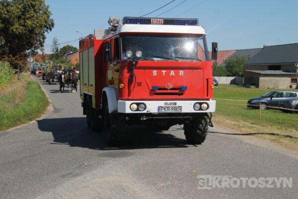 Dożynki w Orpiszewie. Korowód, tradycyjne obrzędy i wspólna zabawa