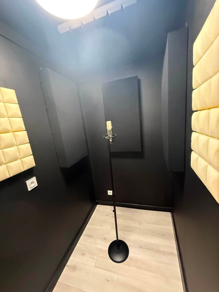 Trzy metry kwadratowe na szkolne studio nagrań