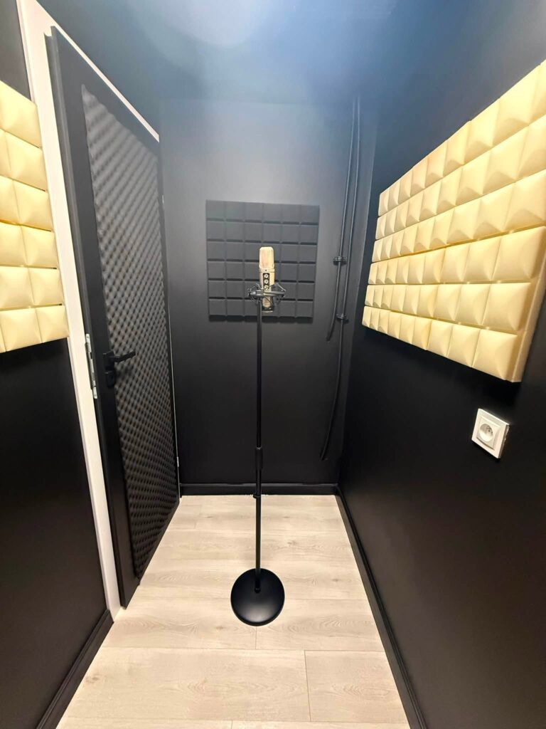Trzy metry kwadratowe na szkolne studio nagrań