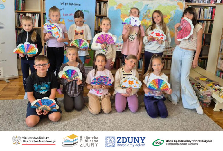 Z książką dookoła świata. Wakacyjna podróż w zdunowskiej bibliotece