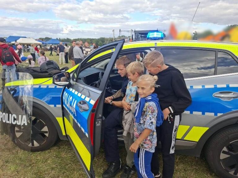 Policjanci spotkali się z uczestnikami Dni Karpia