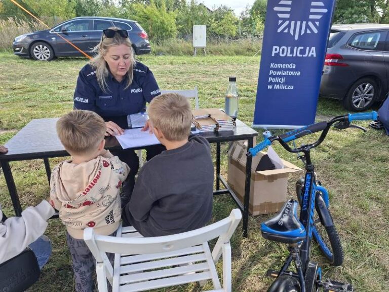 Policjanci spotkali się z uczestnikami Dni Karpia