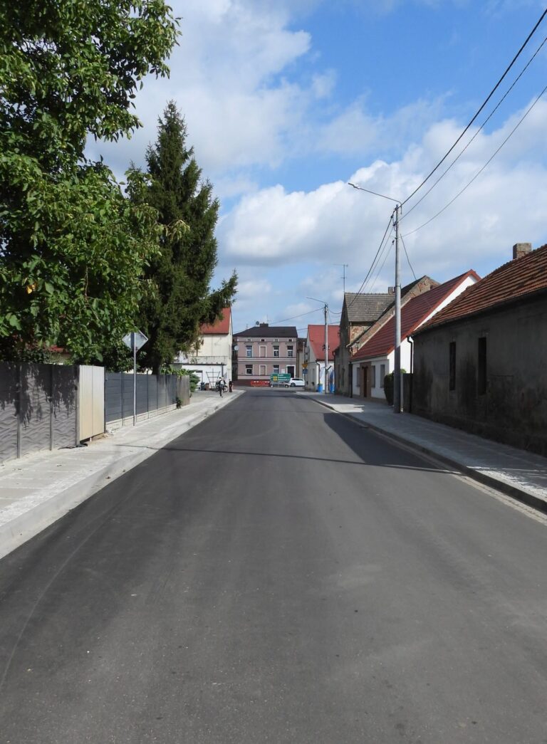 Blisko pół miliona złotych za nową ulicę w Sulmierzycach. Prace już zakończone
