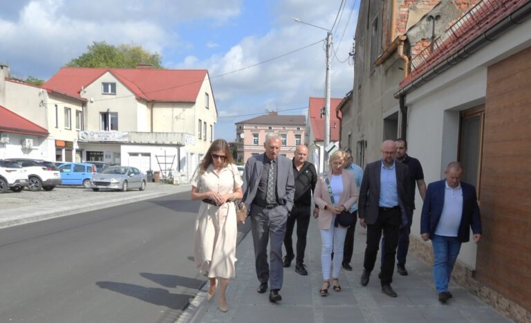 Blisko pół miliona złotych za nową ulicę w Sulmierzycach. Prace już zakończone