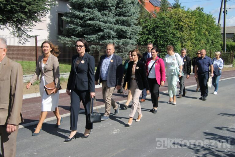 Święto plonów w gminie Zduny. Barwny korowód, tradycyjne obrzędy i muzyczna zabawa w Perzycach