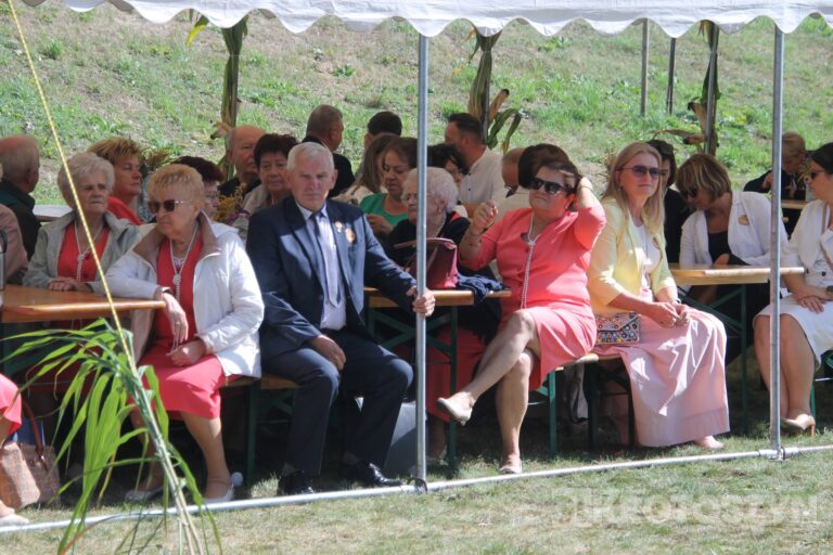 Święto plonów w gminie Zduny. Barwny korowód, tradycyjne obrzędy i muzyczna zabawa w Perzycach