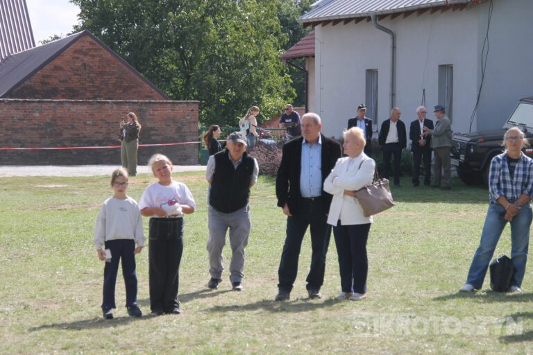 Święto plonów w gminie Zduny. Barwny korowód, tradycyjne obrzędy i muzyczna zabawa w Perzycach
