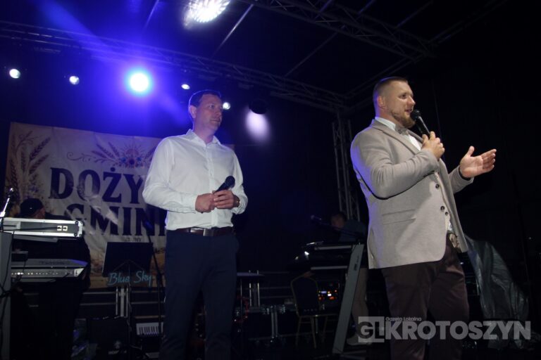 Święto plonów w gminie Zduny. Barwny korowód, tradycyjne obrzędy i muzyczna zabawa w Perzycach
