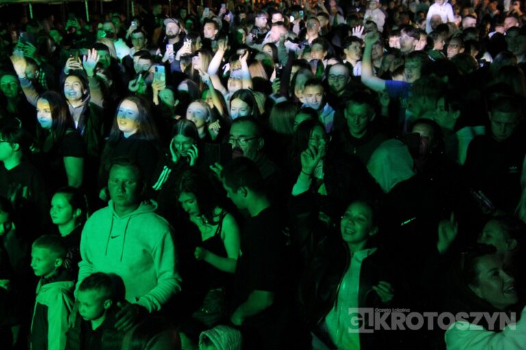 Święto plonów w gminie Zduny. Barwny korowód, tradycyjne obrzędy i muzyczna zabawa w Perzycach