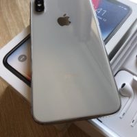 Apple iPhone x 64gb € 390 iPhone x 256gb € 429 iPhone 8 Plus € 350 WhatsApp +44 7451 238998